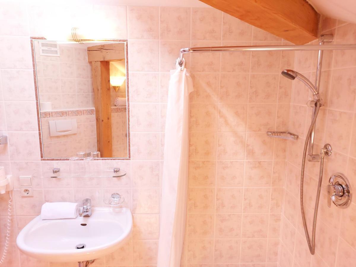 קולה איזארקו Residence Zum Theater מראה חיצוני תמונה