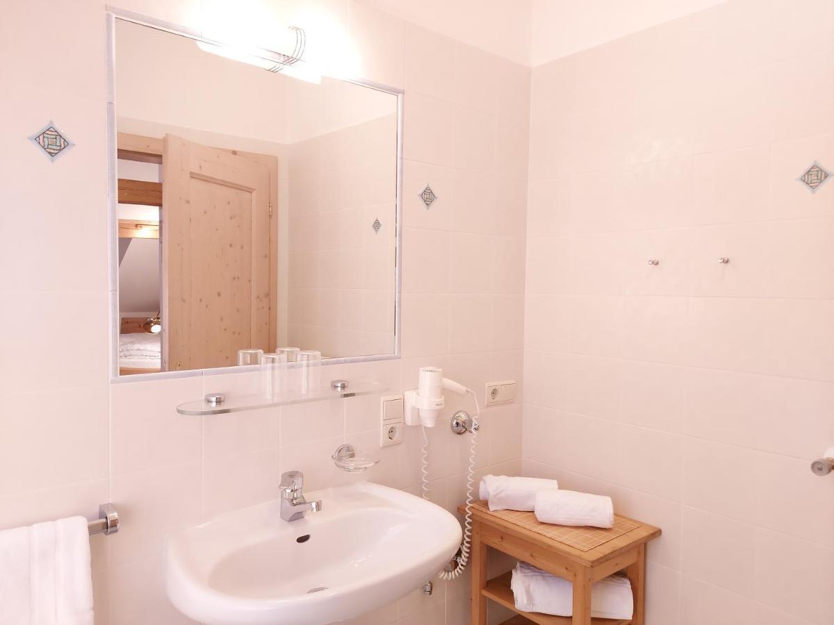 קולה איזארקו Residence Zum Theater מראה חיצוני תמונה