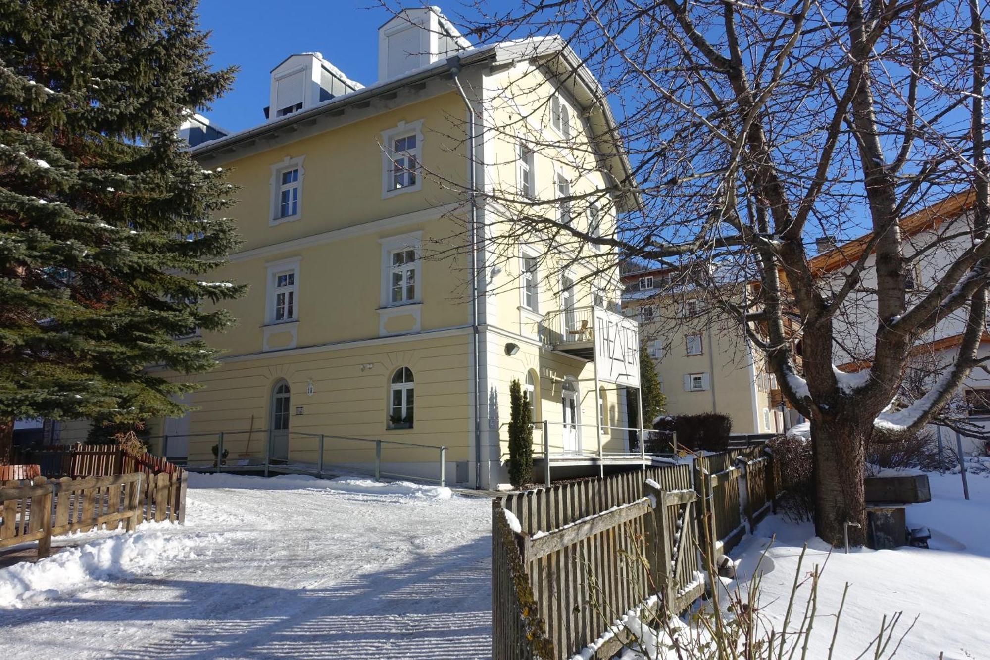 קולה איזארקו Residence Zum Theater מראה חיצוני תמונה