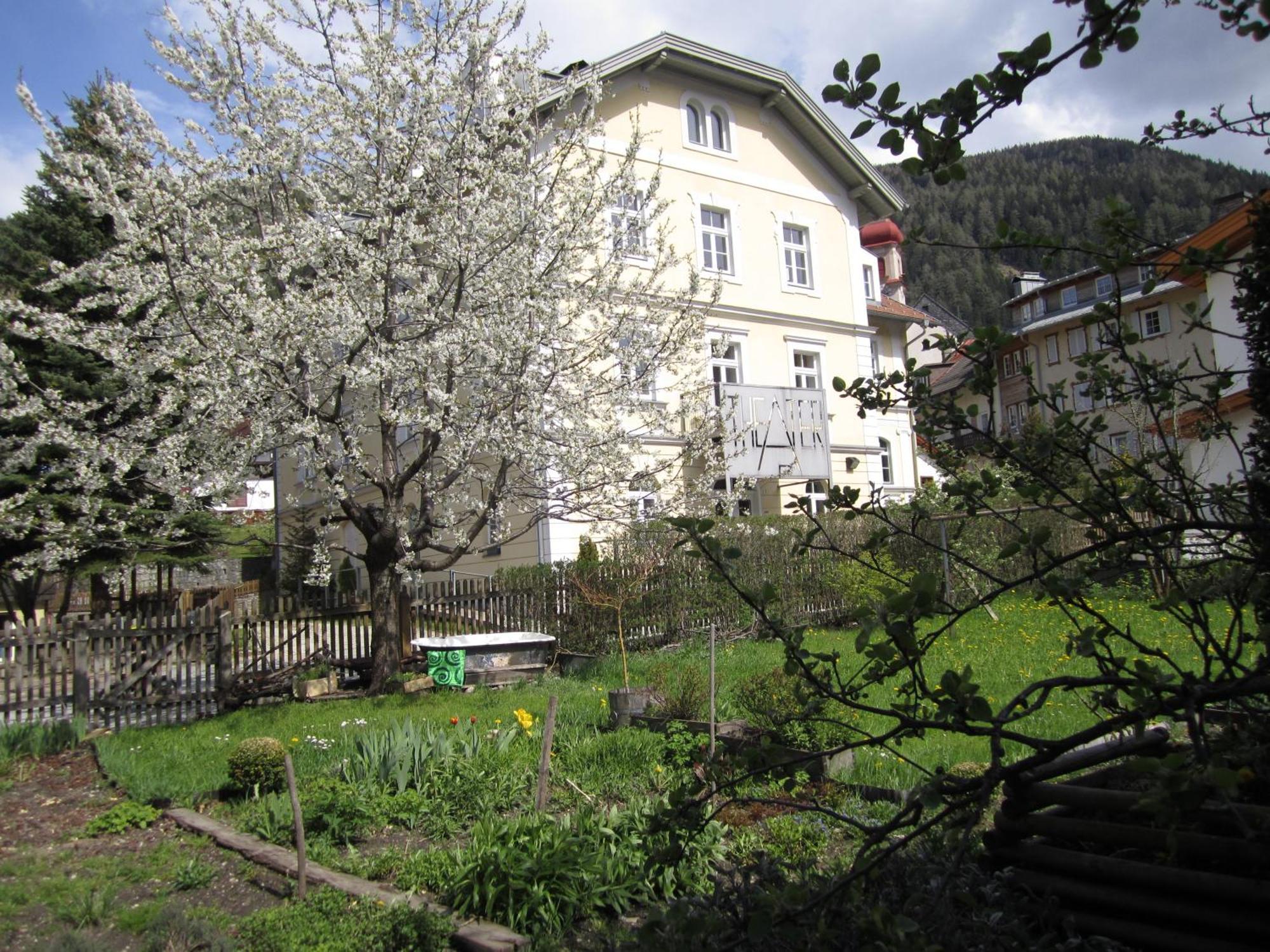 קולה איזארקו Residence Zum Theater מראה חיצוני תמונה