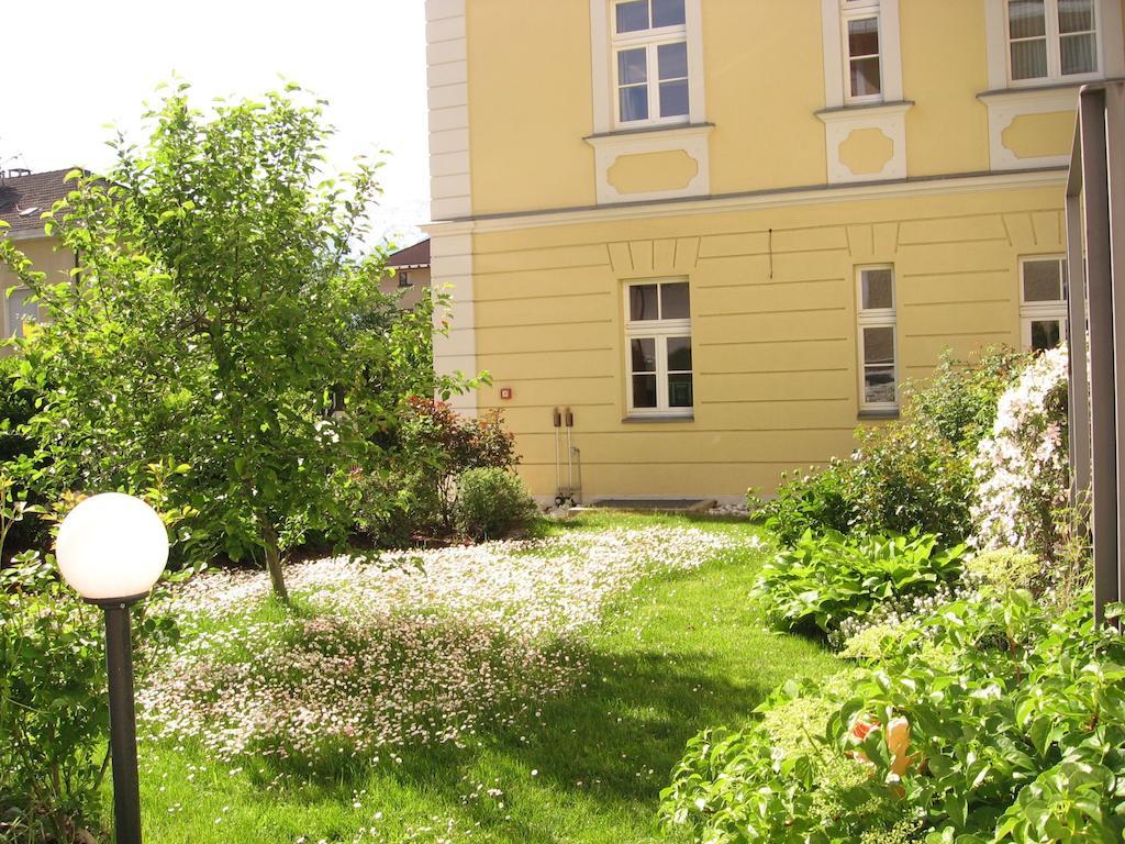 קולה איזארקו Residence Zum Theater מראה חיצוני תמונה